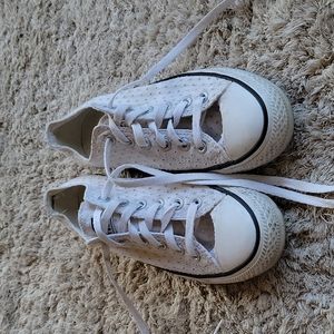 Women's size 9 Coverse All Star